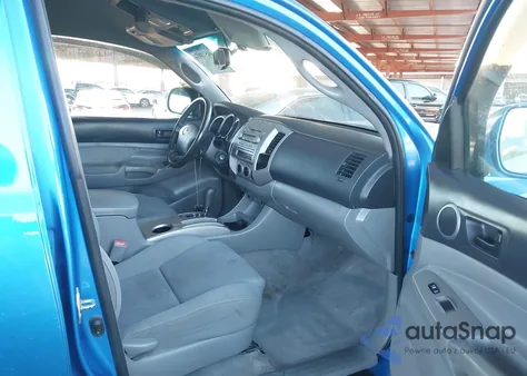 2005 Toyota Tacoma Prerunner V6 z USA, uszkodzony, nr VIN 5TEKU72N95Z049235